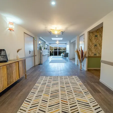 Sure By Western 호텔