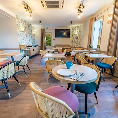 Sure By Western Sarlat-la-canéda Hotel 3*