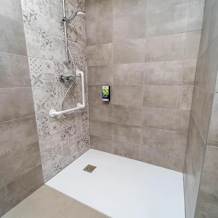 Sure By Western 호텔