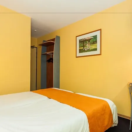 Hotel Sure By Western 3*