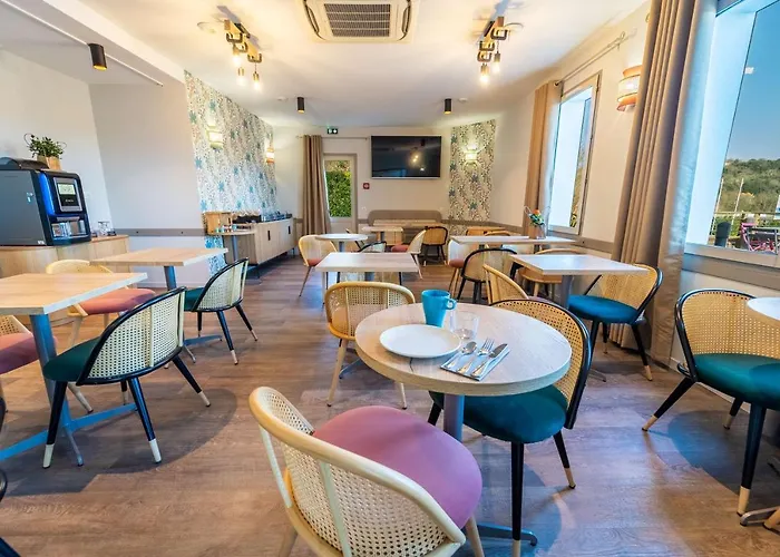 Sure By Western Sarlat-la-canéda Hotel 3*