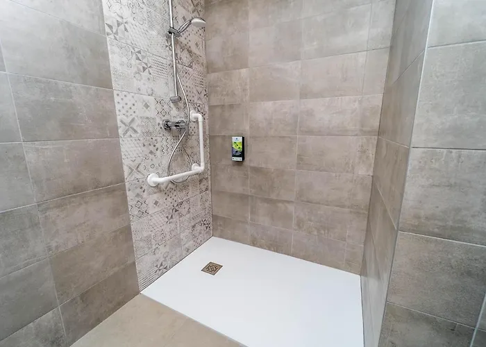 Sure By Western Sarlat-la-canéda Hotel