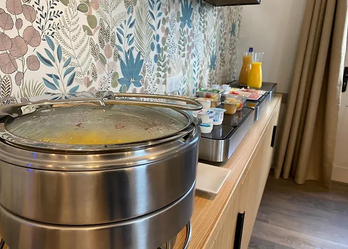 Sure By Western Sarlat-la-canéda Hotel 3*