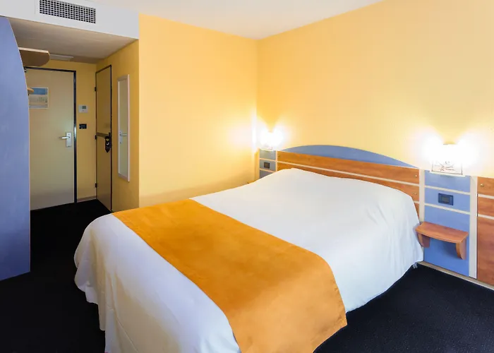 Hotel Sure By Western Sarlat-la-canéda 3*